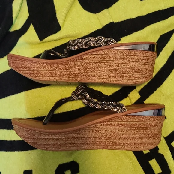 Torte Caliente crystal sandals size 9 - Picture 2 of 2